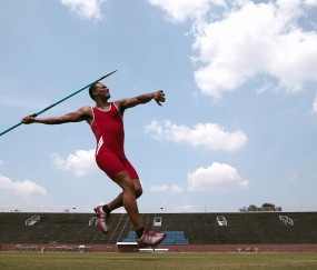 开云官方网站-当网球革新遭遇电竞风暴，穆古鲁扎险胜背后的变革警钟与TES争议迷思，跨界交锋，当网球革新叩响电竞迷思的警钟